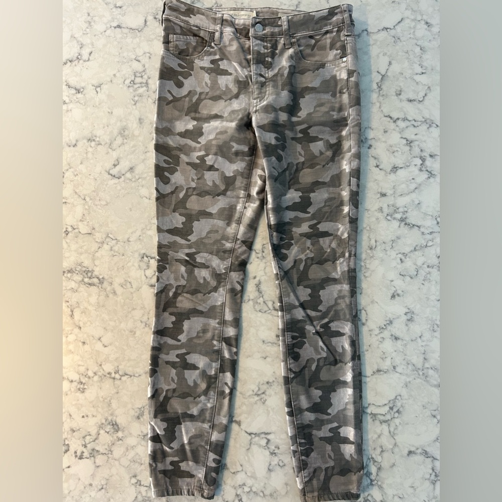 Pilcro Camo Crushed Velvet Jeans size 28